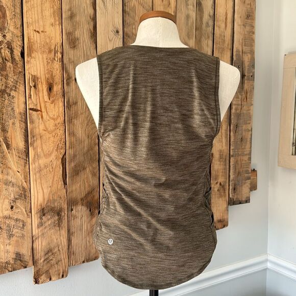Lululemon Var City Muscle Tank Running Workout Heathered Olive Hip Length Size 4 - Picture 1 of 8